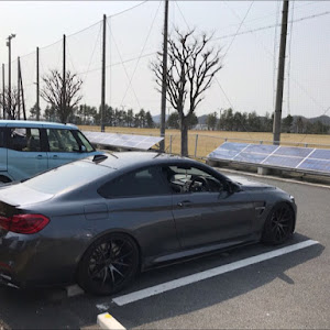 M4 クーペ F82