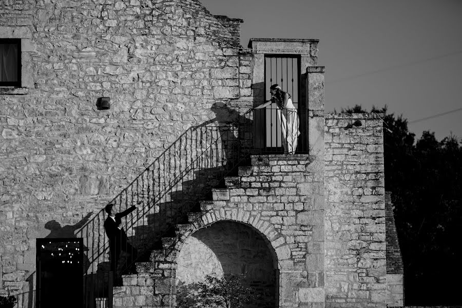 Bröllopsfotograf Raffaele Vestito (vestito). Foto av 30 oktober 2023