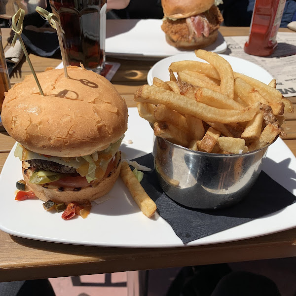 Gluten-Free Burgers at Amsterdam Brewhouse