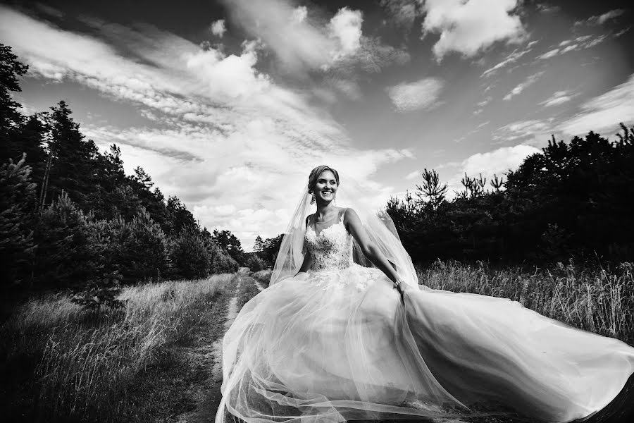 Svatební fotograf Kseniya Bulanova (yellowyellow). Fotografie z 27.července 2016