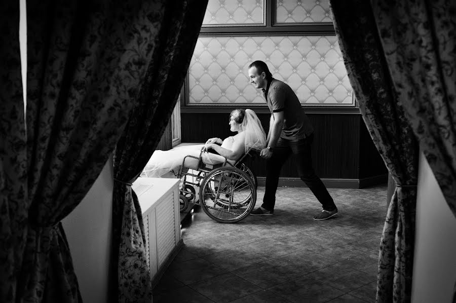 Wedding photographer Lidiya Zaychikova-Smirnova (lidismirnova). Photo of 19 August 2014