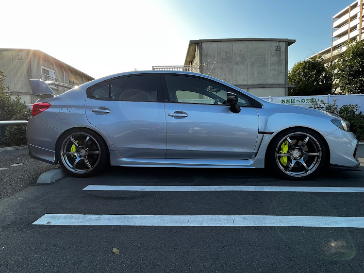 WRX STIの真横ショット・低いようで低くない丁度良い高さ・６月もよろしくお願いします・愛車の日・６月も宜しくお願いしますに関するカスタム事例の投稿画像6枚目