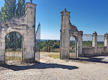 château à Saint-Emilion (33)