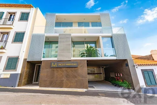 Appartement avec terrasse et piscine 4