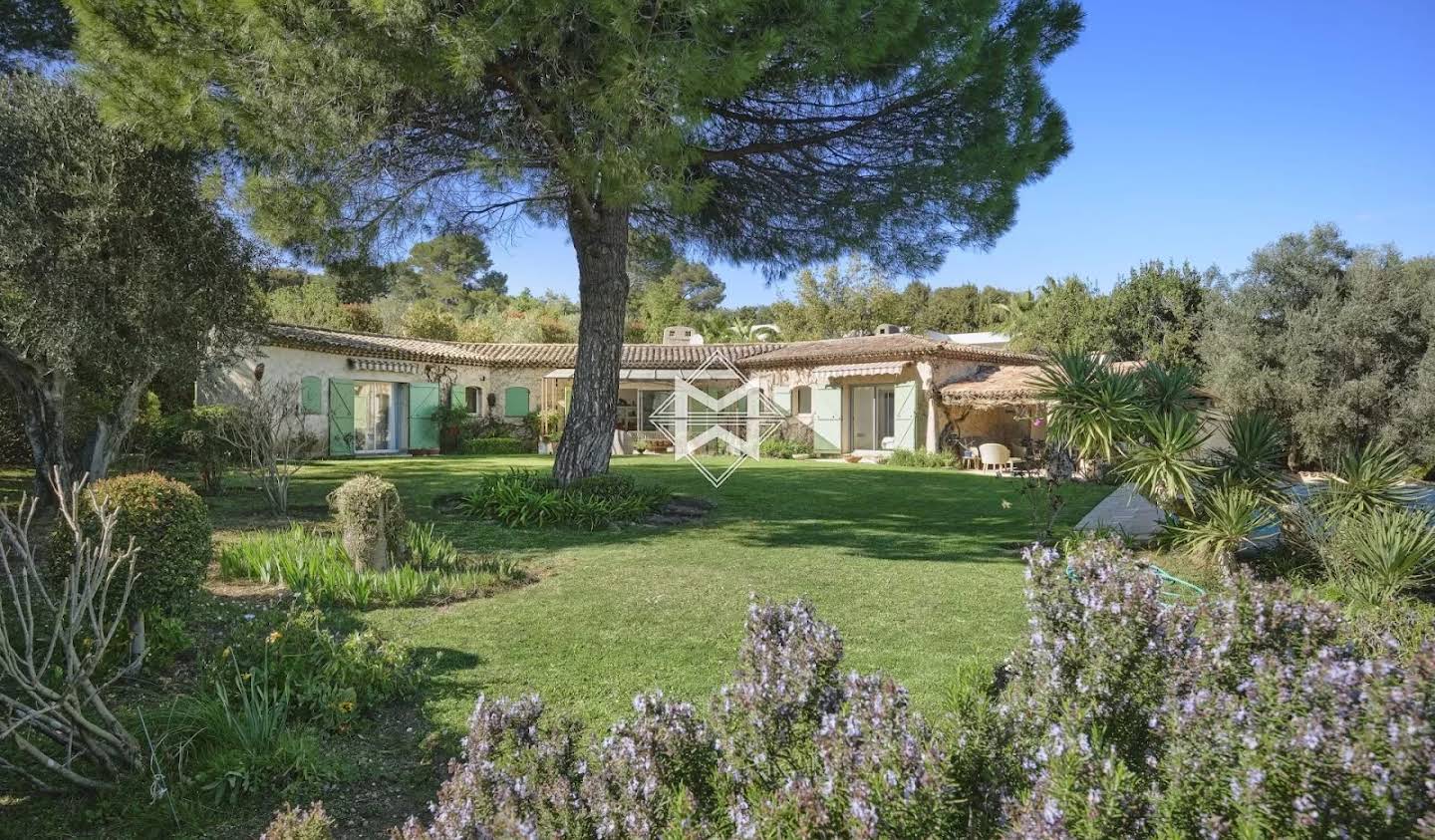 House with pool Mougins