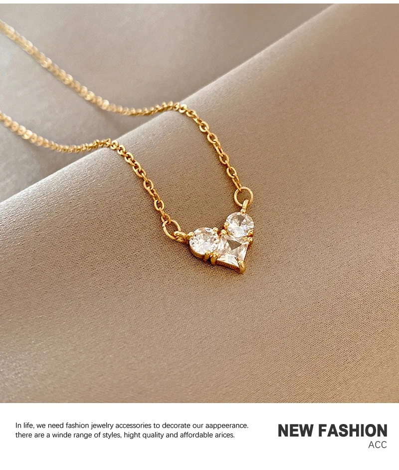 Titanium stalen ketting met zirkonia hart. Eenvoudig en modieus, ideaal voor modeliefhebbers. Een stijlvol accessoire voor elke outfit.