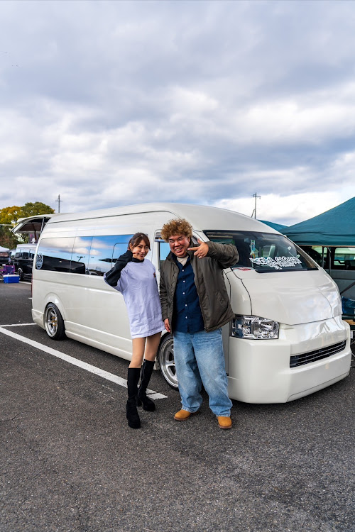 ハイエースバンのスパロン連合艦隊・SBM・ハイエーススーパーロング・コマガレージ・ハイエースに関するカスタム事例の投稿画像3枚目