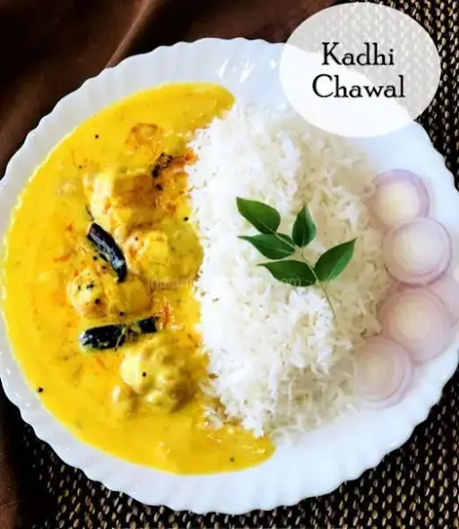 Kadi Pakoda Chawal Bowl [600 Ml]