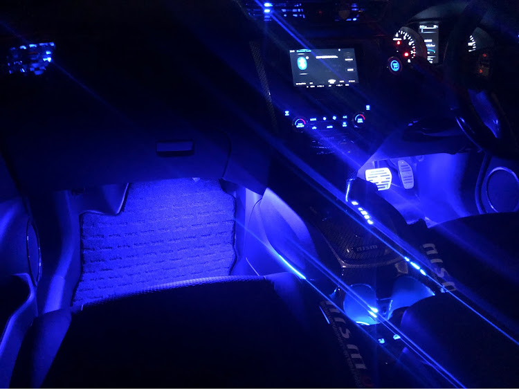 エクストレイルのLED打ち替えに関するカスタム事例の投稿画像1枚目