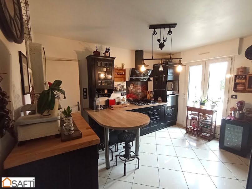 Vente maison 9 pièces 180 m² à Landivisiau (29400), 327 000 €