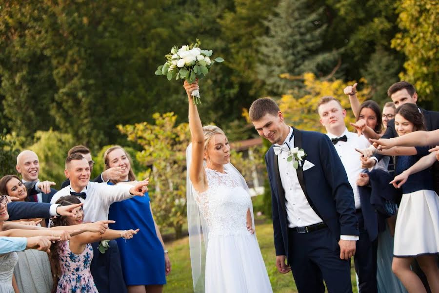 Fotógrafo de casamento Stanisław Klamecki (przednamislub). Foto de 10 de março 2020