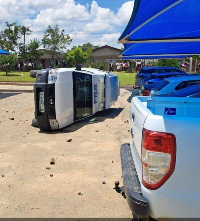 Pupils from schools in the Maqheleng area in Ficksburg, Free State, attacked police vehicles during a protest against the alleged suicide of a fellow schoolmate.