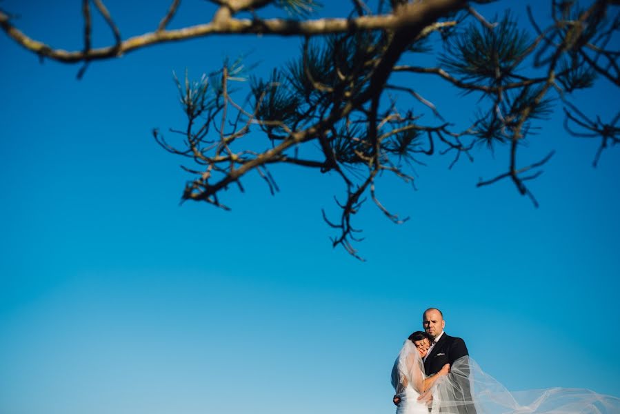 Wedding photographer Tania Cuiña (vacaloura). Photo of 1 September 2017