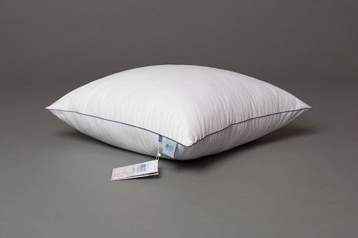 Подушка Gray Familie Down средняя 68х68 см German Grass FDN02220 купить