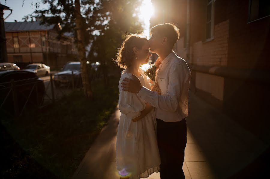 Fotógrafo de casamento Denis Medovarov (sladkoezka). Foto de 15 de setembro 2022