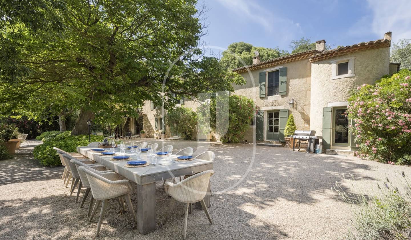 House with pool Mas-Blanc-des-Alpilles