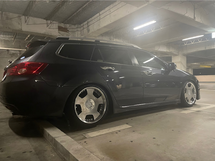 アコードツアラーのアコードツアラー・斜め45度後方の美学・車高調整・洗車・ドライブに関するカスタム事例の投稿画像3枚目