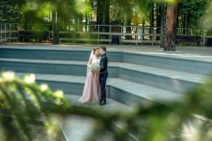 Nhiếp ảnh gia ảnh cưới Elena Sterkhova (sterhovaelena). Ảnh của 16 tháng 9 2021