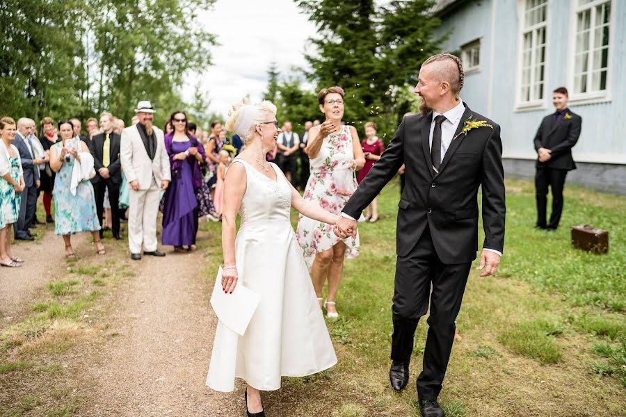 Fotógrafo de casamento Hannu Tiainen (hannutiainen). Foto de 24 de dezembro 2018