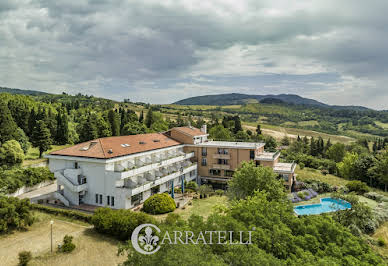 Hôtel avec jardin et salle de réception 4