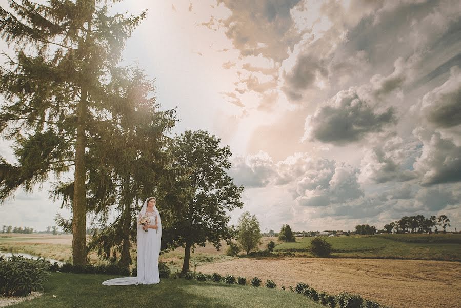 Hääkuvaaja Dominika Kusy (dominikakusy). Kuva otettu 1. maaliskuuta 2018