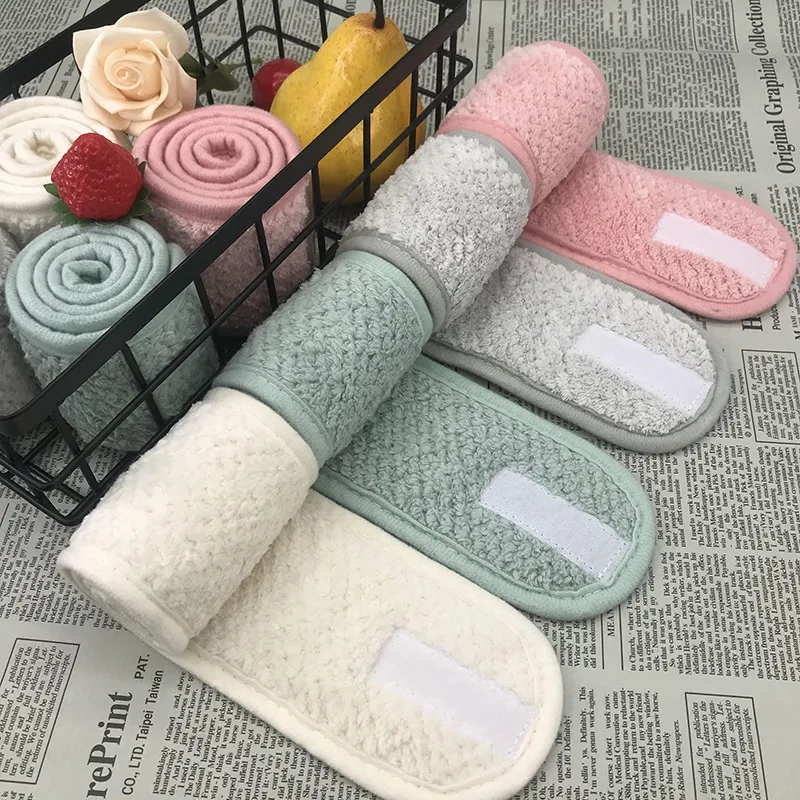 Faixa de cabeça esportiva de poliéster para corrida e fitness com velcro. Ideal para esportes. Absorve o suor e garante conforto.