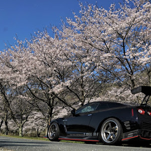 NISSAN GT-R