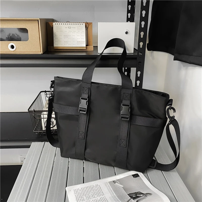 Duża wodoodporna torba na ramię, idealna dla mężczyzn i kobiet. Modna torba crossbody na podróż służbową i codzienne użytkowanie.
