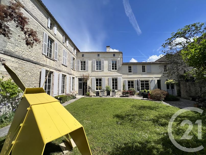 Vente maison 10 pièces 556 m² à Cognac (16100), 1 235 000 €