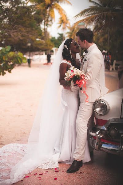 Fotógrafo de casamento Olga Butina (butinafoto). Foto de 22 de janeiro 2020