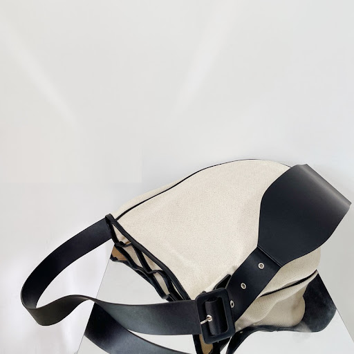 Title 3, Large Capacity Commuting One Shoulder Thick Can...