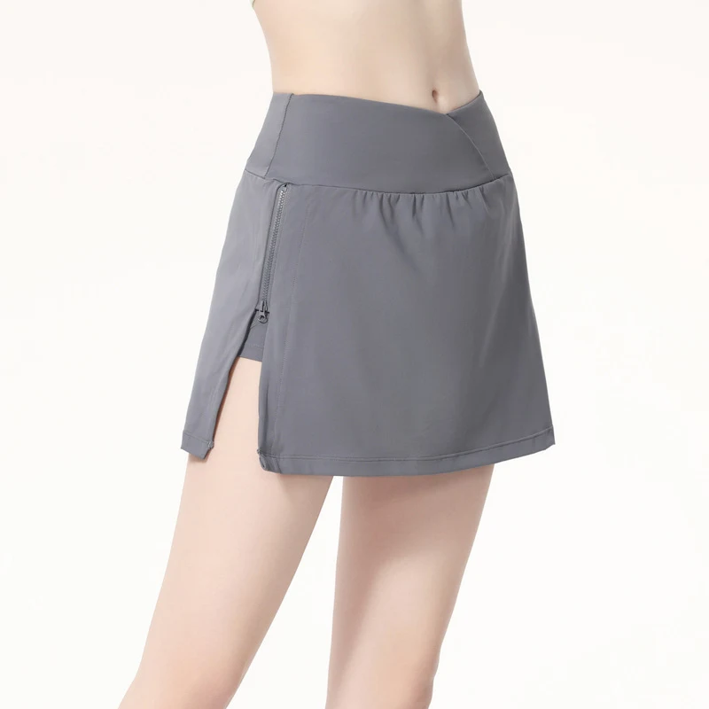 Gonna Pantaloncino Sportiva Estiva da Donna Anti-esposizione. Perfetta per lo sport e l'attività fisica, offre comfort e protezione. Design funzionale e traspirante.