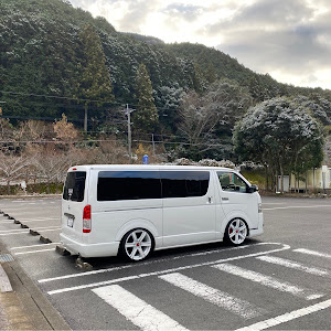 ハイエースバン TRH200V