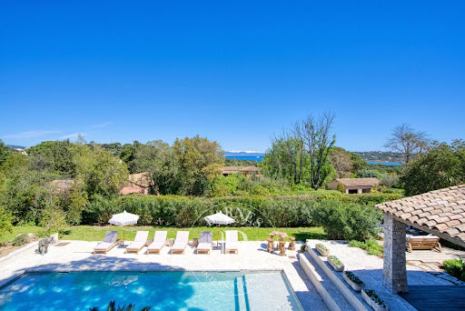 Villa avec piscine 2