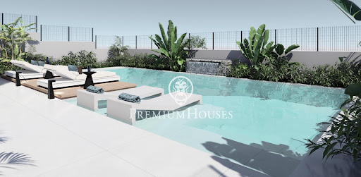 House with pool and terrace 3
