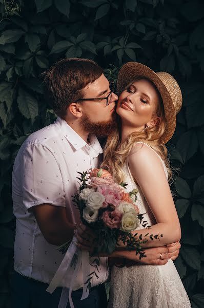 Fotógrafo de casamento Darya Zhukova (limonnizza). Foto de 4 de julho 2019