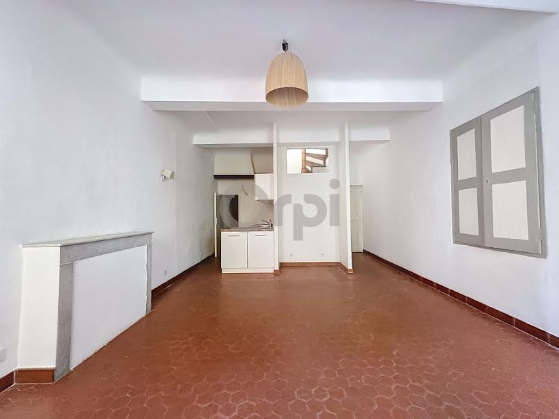 Location  duplex 1 pièce 58 m² à Roquebrune-sur-Argens (83520), 650 €
