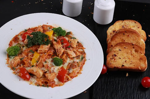 Chicken Baked Arrabiata With Veggies And Mozzarella Cheese Pasta