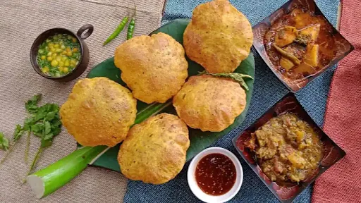 Varanasi Thali - Golden Poori - Sabji - Raita - Jalebi