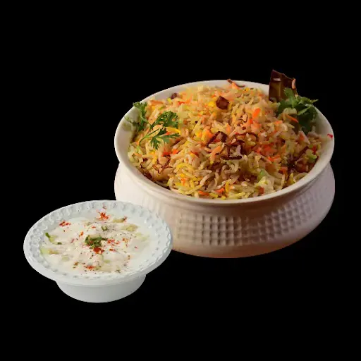 Vegetable Biryani With Raita