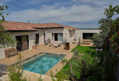 House with pool and terrace 2