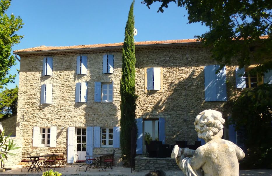 Vente propriété 13 pièces 328 m² à L'Isle-sur-la-Sorgue (84800), 1 086 500 €