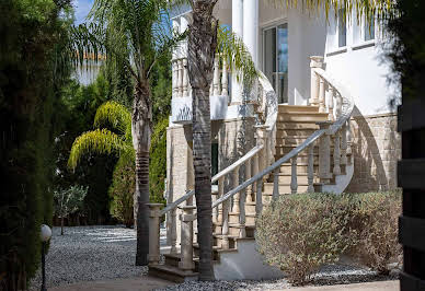 Maison avec piscine et jardin 5