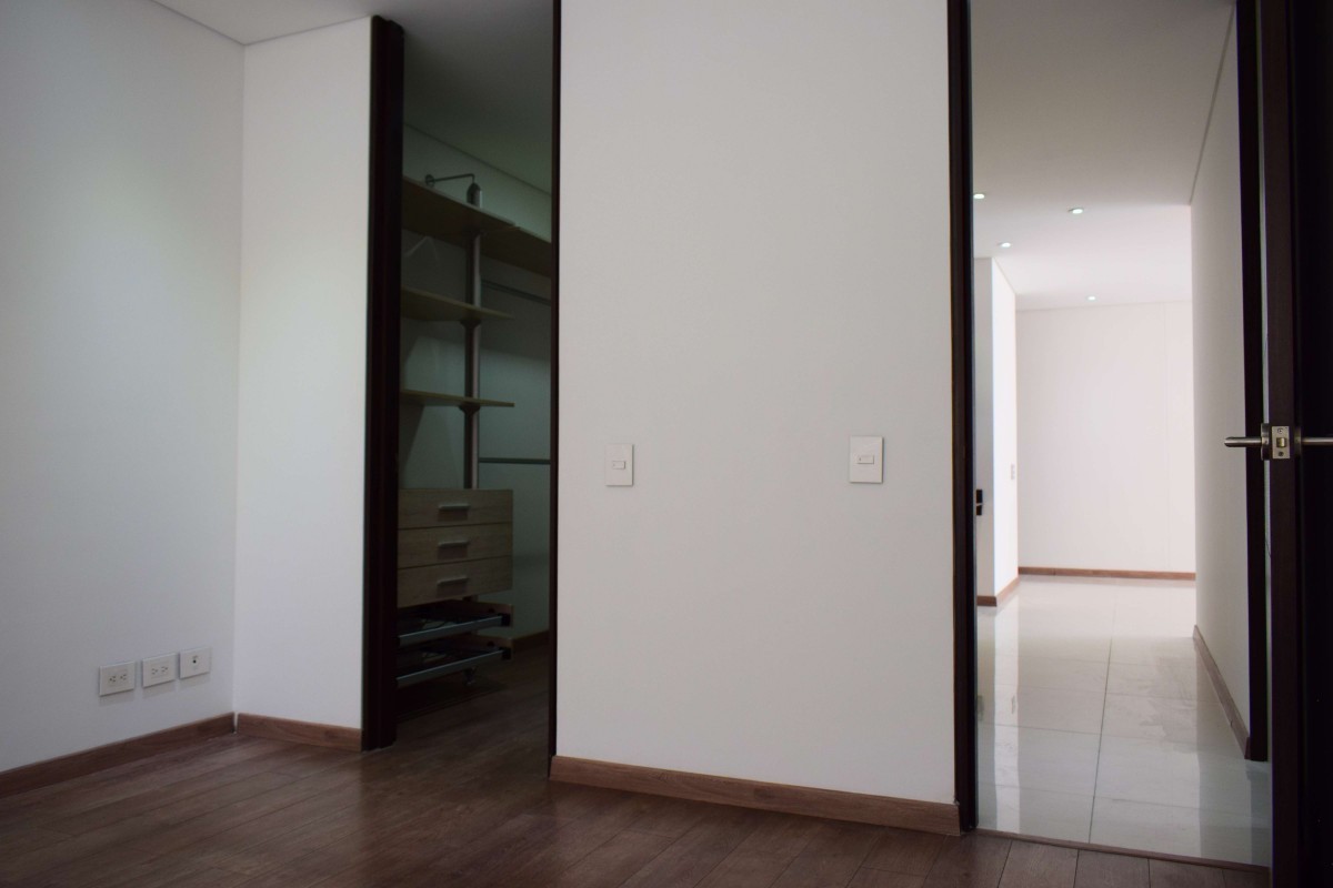 Apartamento En Venta - Santa Barbara, Bogota