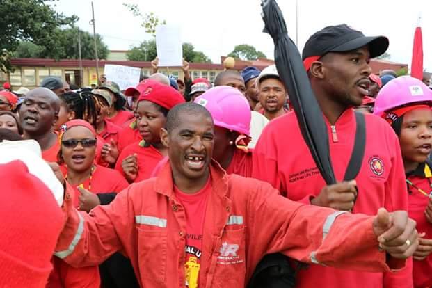 NUM members at Finsch Mine have vowed to continue with the legal strike.