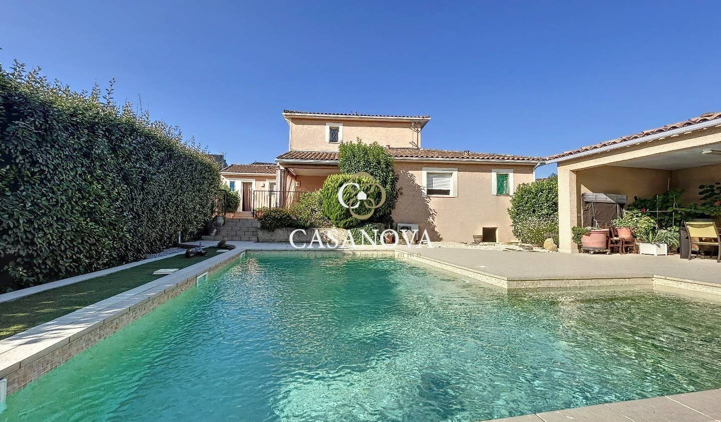 House with pool and terrace Pezenas