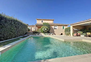 Maison avec piscine et terrasse 3