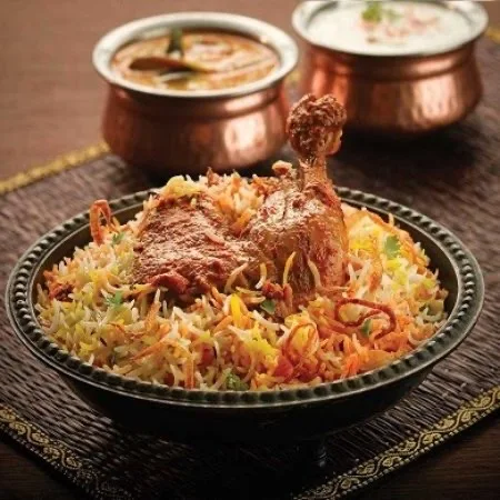 Chicken Hyderabadi Dum Biryani(1/2 Kg/4 Pcs)+Chicken Seekh Kebab(8 Pcs