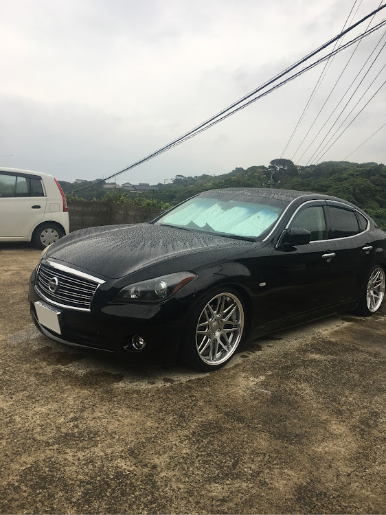 フーガのy51フーガ・梅雨に関するカスタム事例の投稿画像1枚目