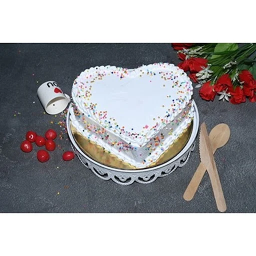 Vanilla Melodies Heart Cake